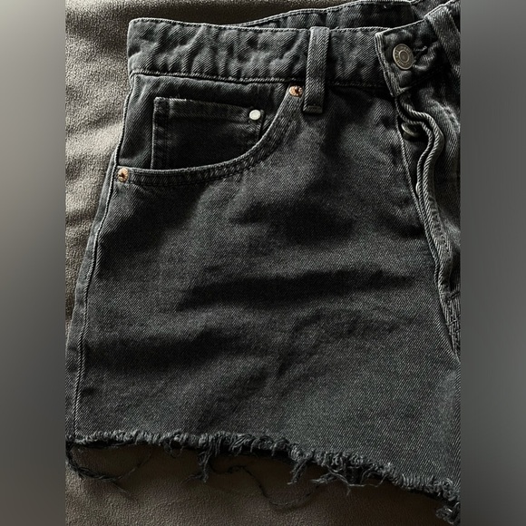 H&M Denim High Rise Distressed Cut Off Jean Vintage Shorts Summer Casual Black 6 - Picture 4 of 9